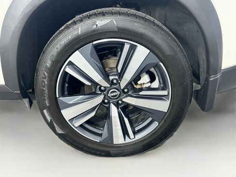 Used 2023 Nissan Rogue SL FWD image 11