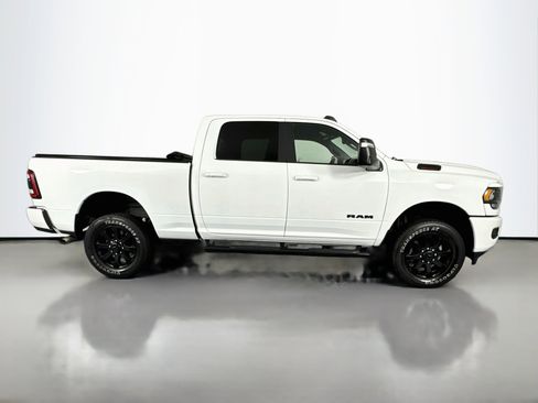 Used 2024 RAM 2500 Big Horn w/ Night Edition AWD/4WD image 4