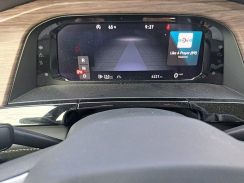 Used 2025 Volkswagen Atlas SEL Premium R-Line image 12