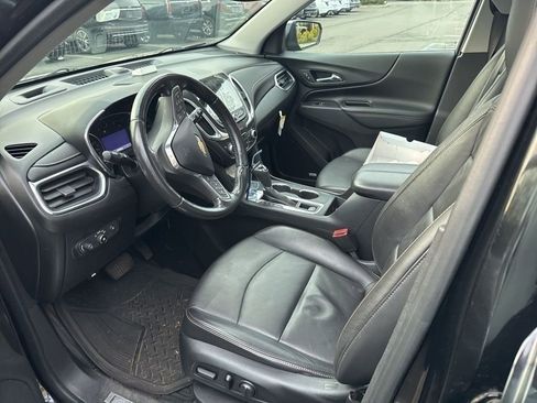 Used 2020 Chevrolet Equinox Premier image 3
