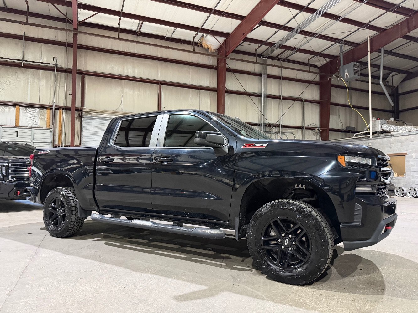 Used 2020 Chevrolet Silverado 1500 LT Trail Boss AWD/4WD image 3