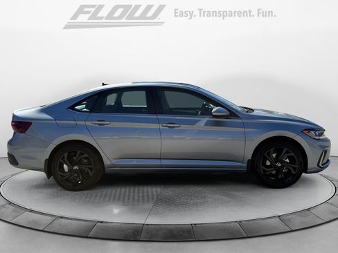 New 2026 Volkswagen Jetta SE FWD image 8