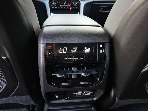 Certified 2022 Jeep Grand Cherokee L Laredo image 15