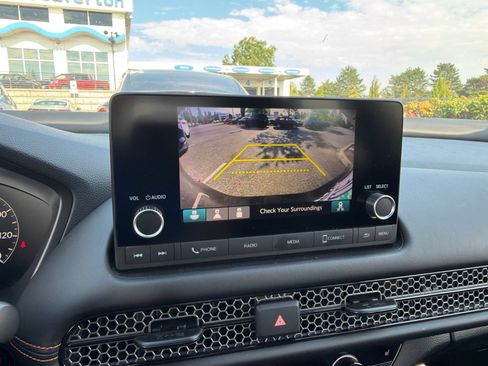 Used 2025 Honda HR-V Sport image 9