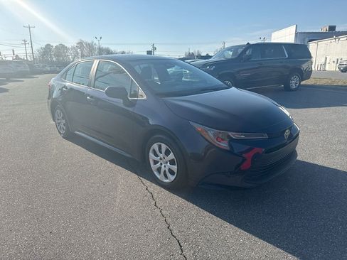 Used 2024 Toyota Corolla LE image 2