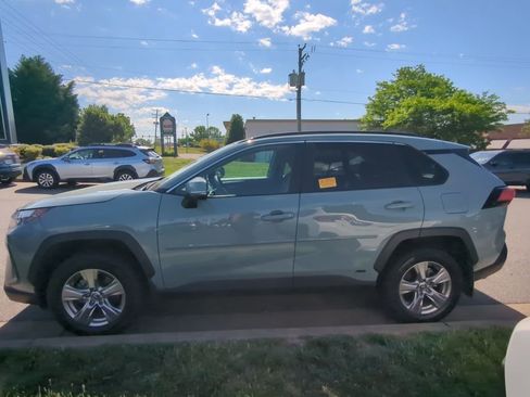 Used 2023 Toyota RAV4 XLE w/ Convenience Package image 6