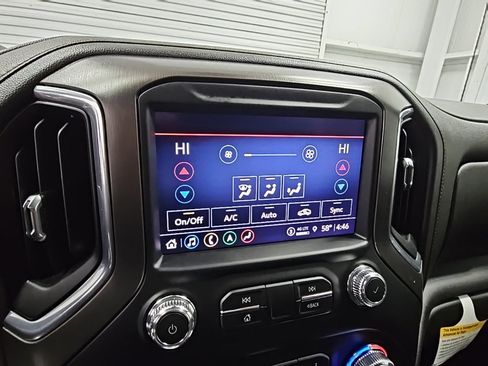 Used 2022 GMC Sierra 1500 AT4 w/ AT4 Premium Package image 17