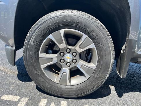 Used 2019 Chevrolet Colorado Z71 AWD/4WD image 9