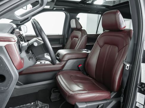 Used 2024 Ford Expedition Limited image 19