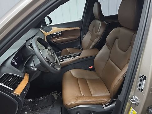 Used 2023 Volvo XC90 T8 Plus w/ Protection Package AWD/4WD image 31