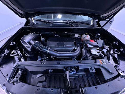 Used 2023 GMC Acadia SLE w/ Elevation Edition image 11