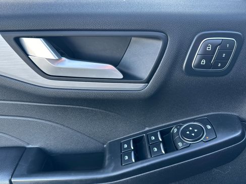 Used 2025 Ford Escape Platinum image 12