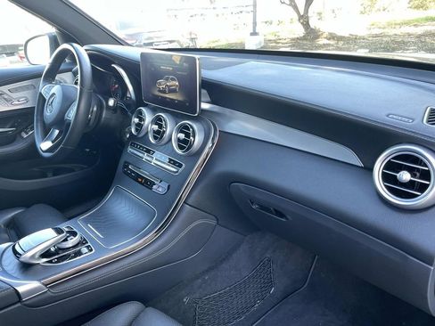 Used 2019 Mercedes-Benz GLC 350e 4MATIC image 29