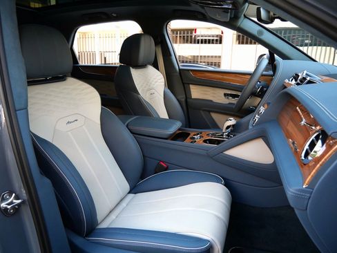 New 2025 Bentley Bentayga image 27