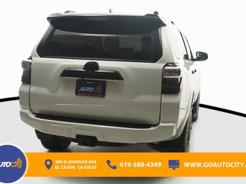 Used 2021 Toyota 4Runner Venture w/ Moonroof Package AWD/4WD image 10