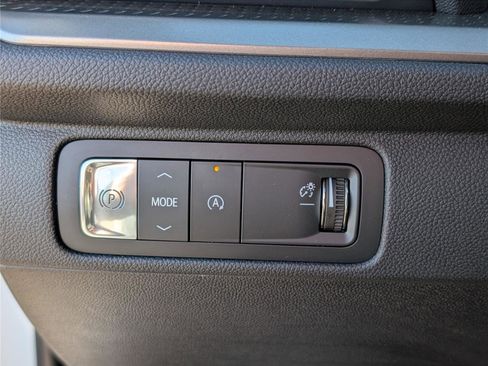 New 2026 Chevrolet Traverse LT image 17