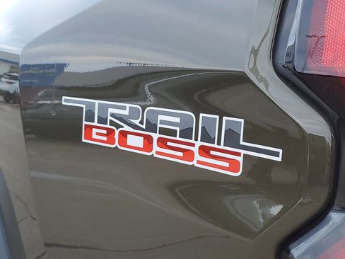 Certified 2023 Chevrolet Colorado Trail Boss w/ Technology Package image 37