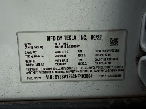 Used 2022 Tesla Model S image 32