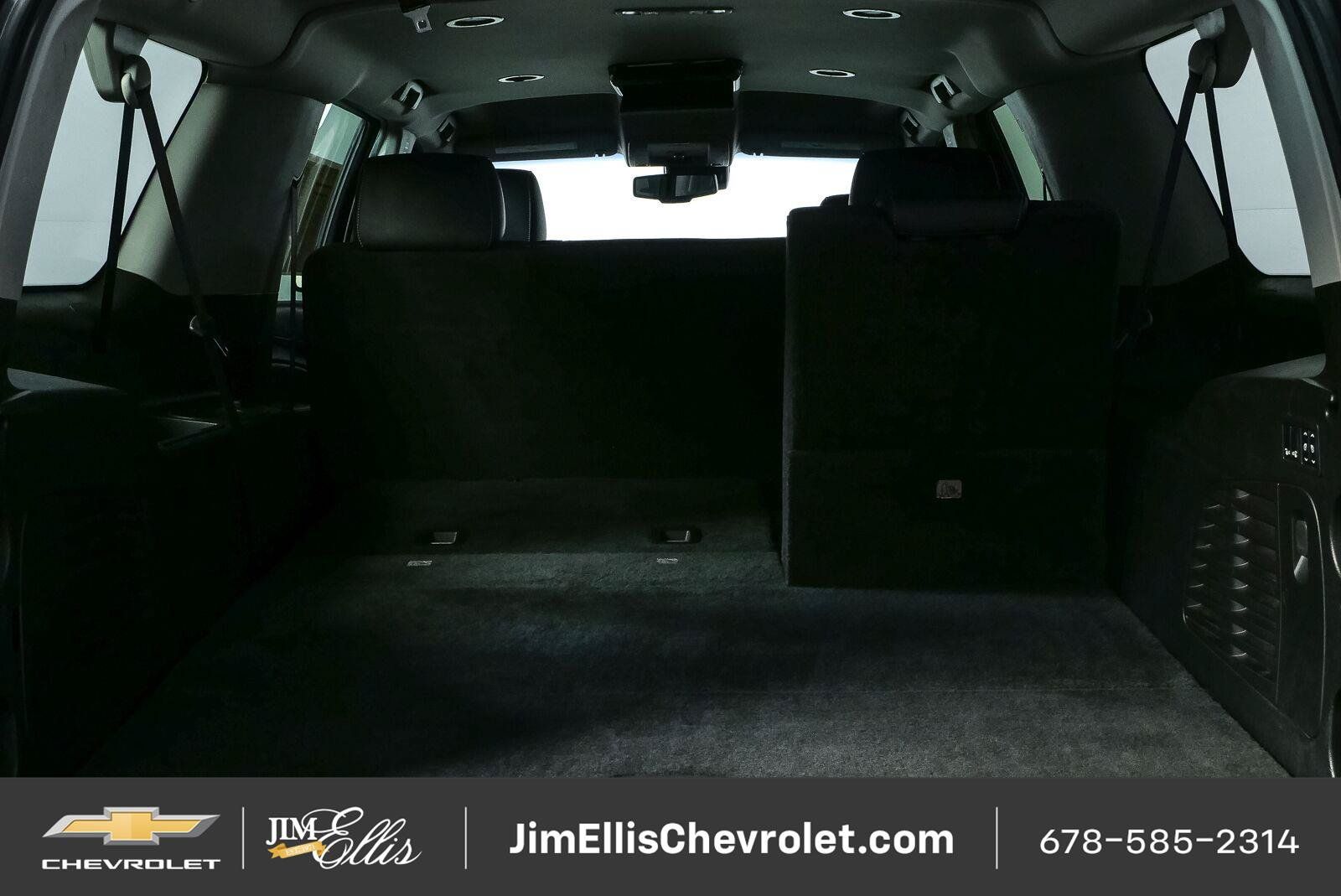 Used 2018 Chevrolet Suburban LT w/ LT Signature Package RWD image 29