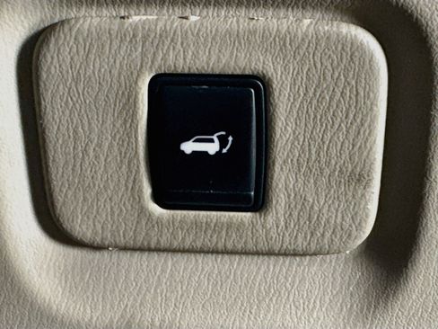 Used 2014 Nissan Pathfinder SL AWD/4WD image 29