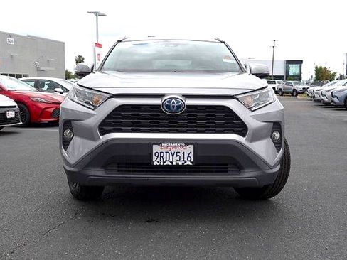 Certified 2021 Toyota RAV4 XLE w/ Convenience Package AWD/4WD image 3