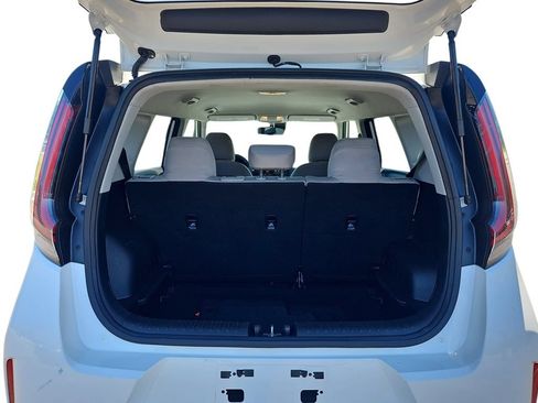 Used 2024 Kia Soul LX FWD image 28