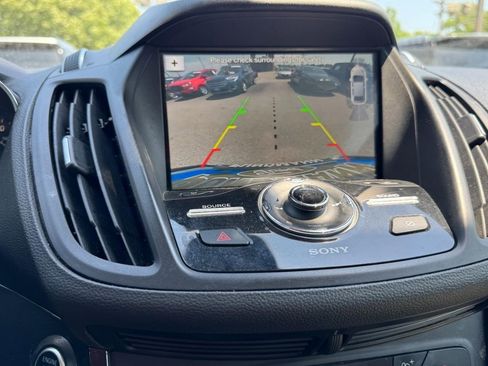 Used 2019 Ford Escape Titanium AWD/4WD image 22