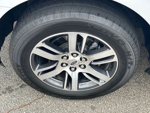 Used 2024 Ford Expedition Limited image 17