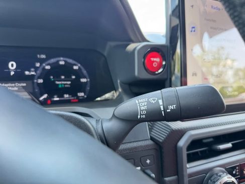 Used 2025 Toyota Tacoma TRD Pro AWD/4WD image 19