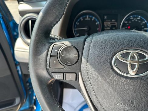 Used 2018 Toyota RAV4 XLE AWD/4WD image 29