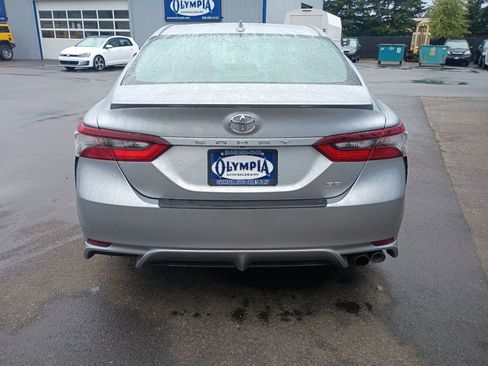 Used 2021 Toyota Camry SE FWD image 10