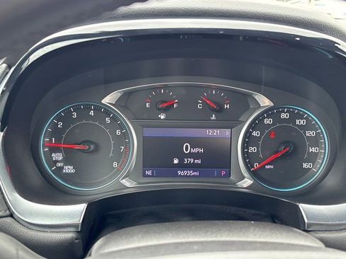 Used 2022 Chevrolet Traverse LT image 26