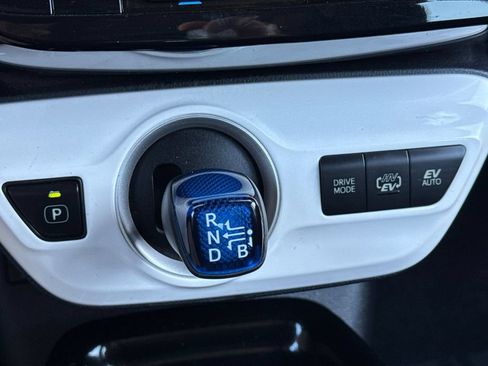 Used 2017 Toyota Prius Prime Plus FWD image 21