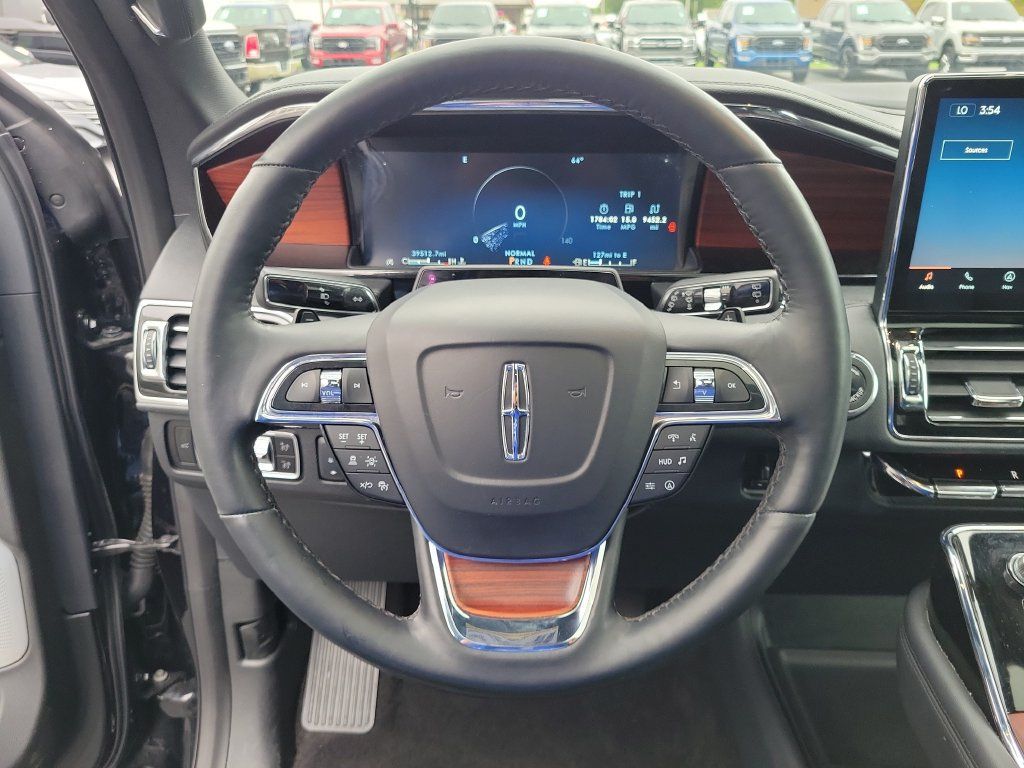 Certified 2023 Lincoln Navigator Reserve AWD/4WD image 24