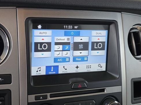 Used 2016 Ford Expedition XLT w/ Equipment Group 202A RWD image 19