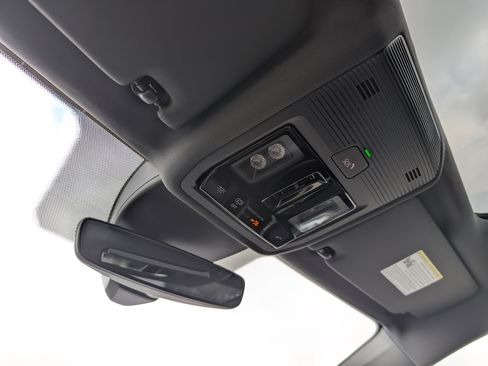Used 2023 Volkswagen ID.4 Pro S Plus RWD image 33