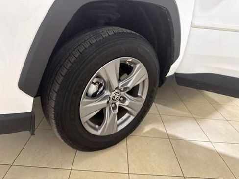 Used 2024 Toyota RAV4 LE AWD/4WD image 28