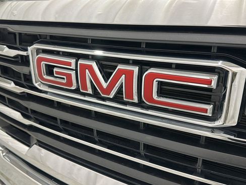 Used 2024 GMC Sierra 3500 SLE w/ SLE Convenience Package image 27