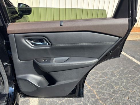 Used 2023 Nissan Rogue SV w/ SV Premium B Package AWD/4WD image 42