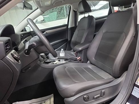 Used 2021 Volkswagen Passat 2.0T SE w/ Luggage Net & Mats Package FWD image 3