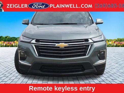 Used 2023 Chevrolet Traverse LT w/ LT Premium Package AWD/4WD image 8