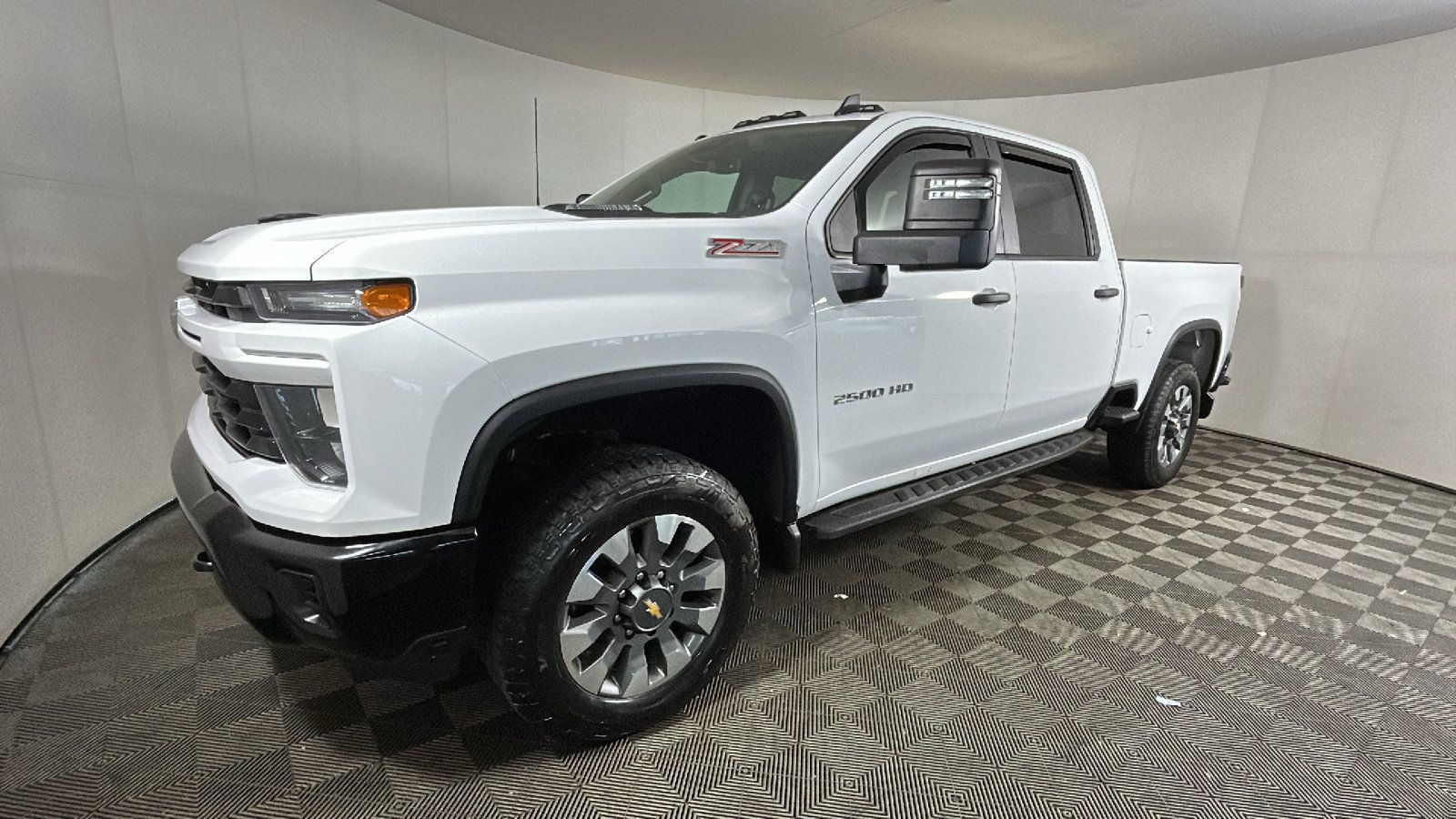 Used 2024 Chevrolet Silverado 2500 Custom w/ Custom Value Package AWD/4WD image 8