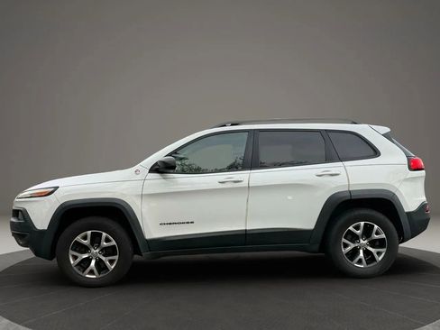 Used 2015 Jeep Cherokee Trailhawk image 2