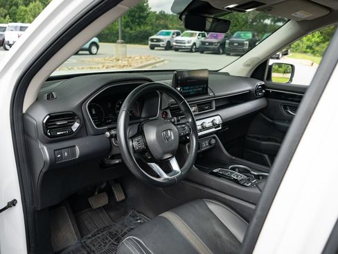 Used 2023 Honda Pilot Touring image 13
