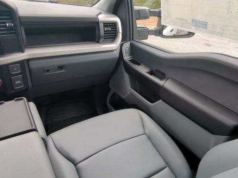 New 2025 Ford F450 4x4 Crew Cab Super Duty image 15