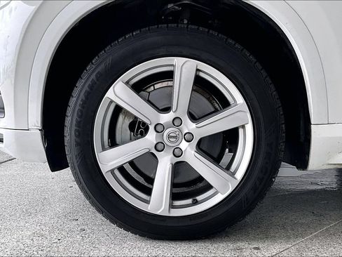 Used 2021 Volvo XC90 T5 Momentum w/ Advanced Package AWD/4WD image 10