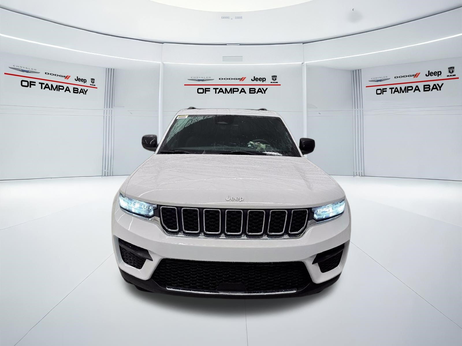 New 2027 Jeep Grand Cherokee Laredo X RWD image 8