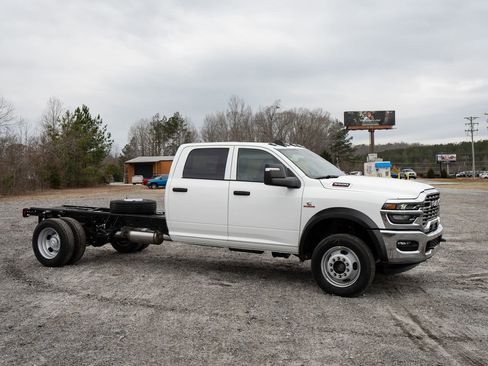 New 2026 RAM 5500 Tradesman w/ Chrome Appearance Group image 11