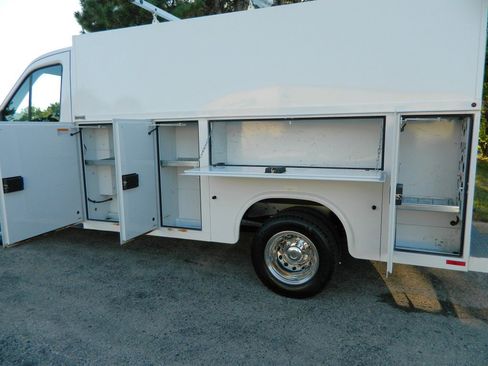 Used 2018 Ford Transit 350 138 DRW image 7