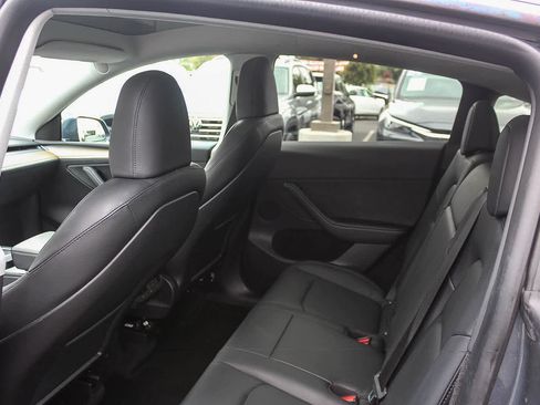 Used 2023 Tesla Model Y Long Range AWD/4WD image 23